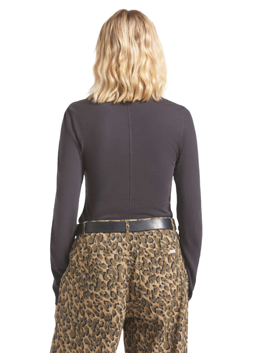 Carefree Slim-Fit Long Sleeve Tee - Black