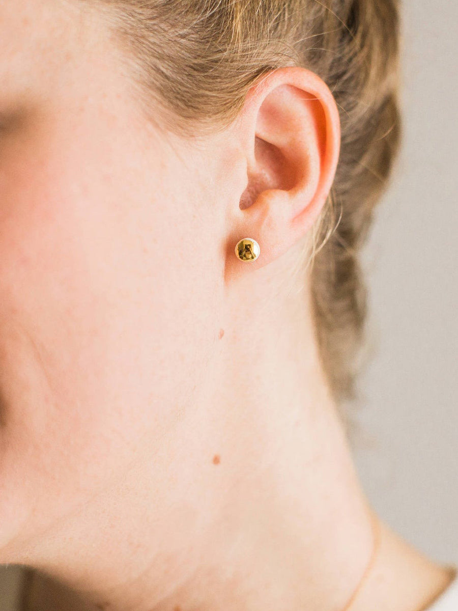 Dot Studs - Shiny Gold