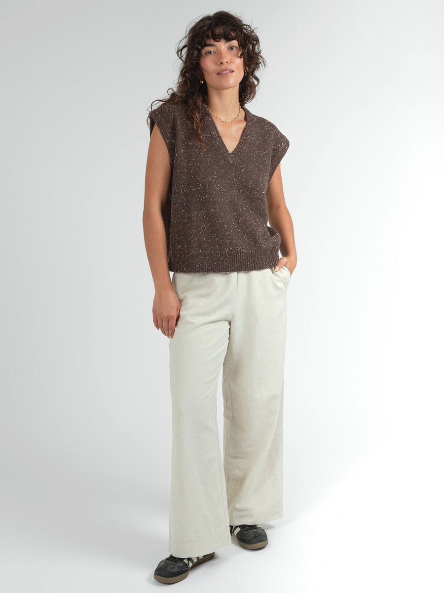 Finley Cable Knit Vest - Brown