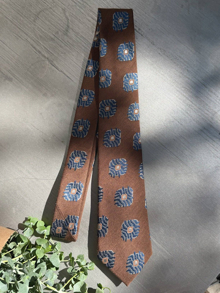 Medallion Tie - Brown