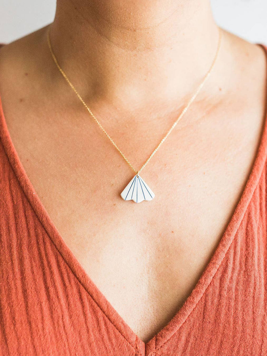 Striped Petal Pendant Necklace