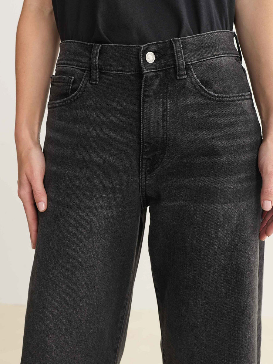 BNA Soft-Curve Barrel Jeans - In The Night